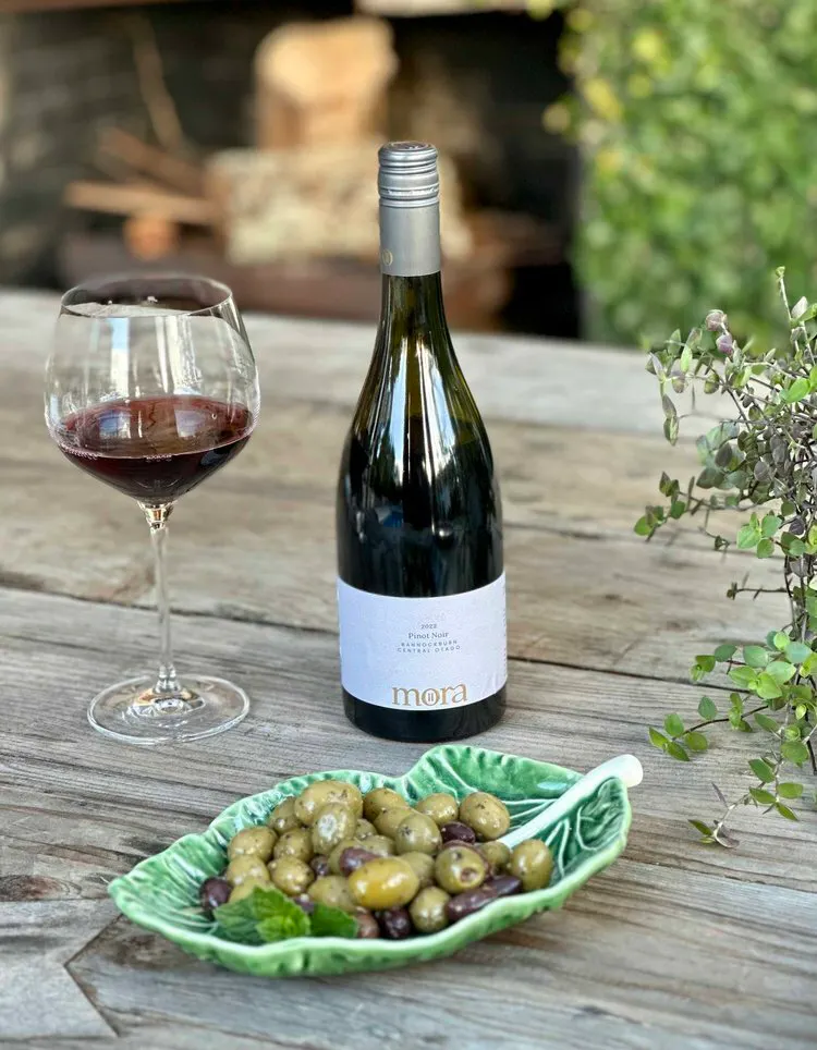 Mora Pinot Noir