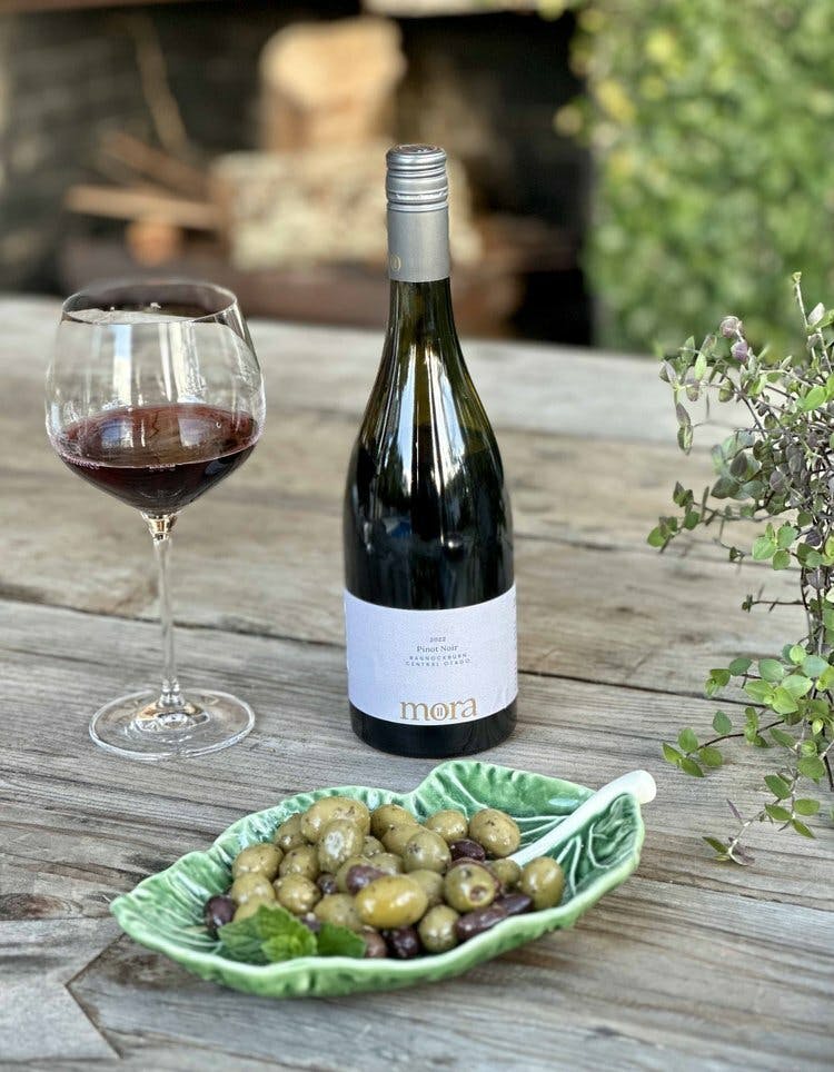Mora Pinot Noir